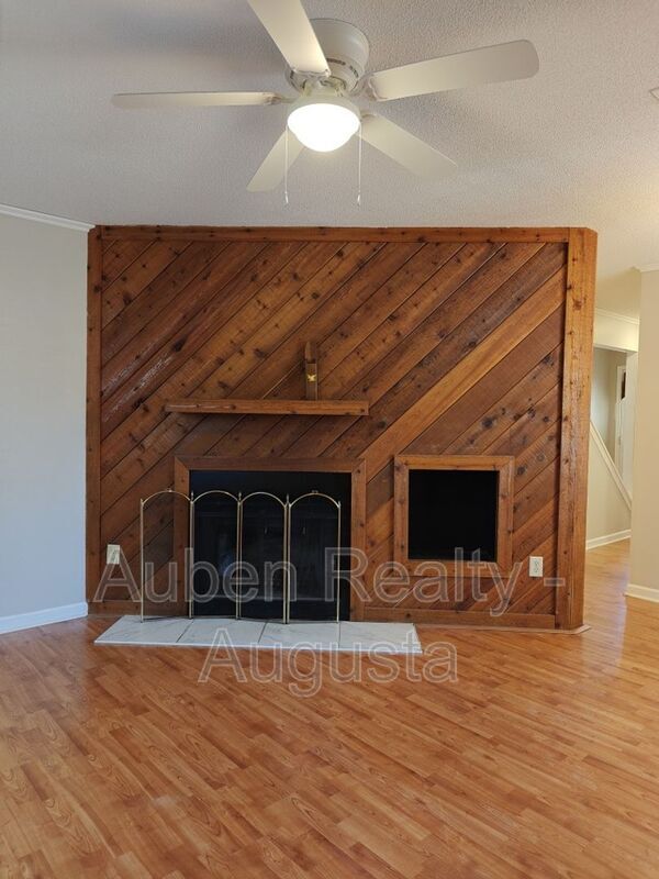 Building Photo - 208 W Buena Vista Ave