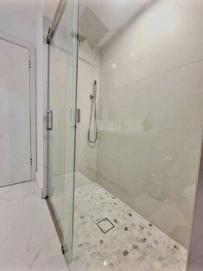 Building Photo - 1697 SW Clover St