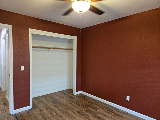 Building Photo - Charming 3BD/2BA Home in Quiet Cul-De-Sac with Solar & Included Landscaping