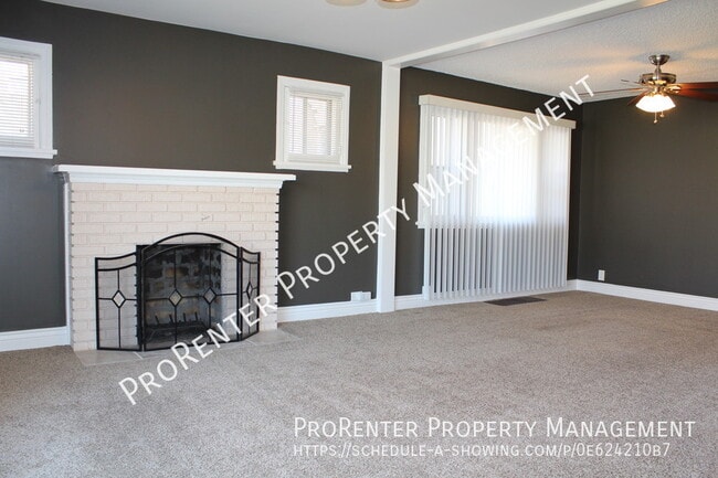 Building Photo - 747 E 22nd St