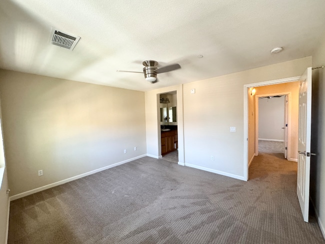 Building Photo - 207 Heligan Ln