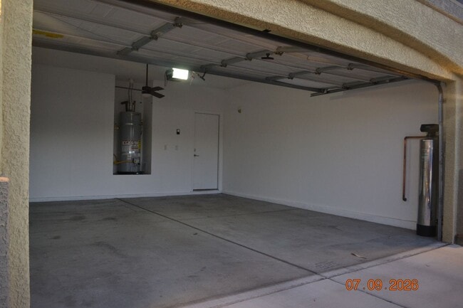 Building Photo - 2BED/2BA SOUTHWEST HOME - 1 STORY IN GATED COMMUNITY WITH POOL AREA AND SPA