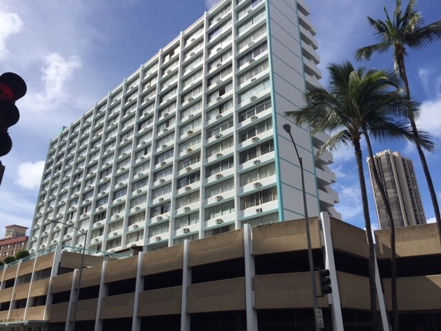 Building exterior - 1560 Kanunu St