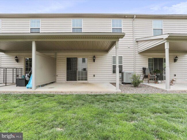 Building Photo - 20 Delano Dr