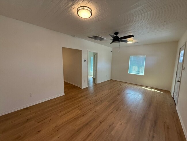 Building Photo - Remodeled 2 Bedroom w/ Utilities Included!