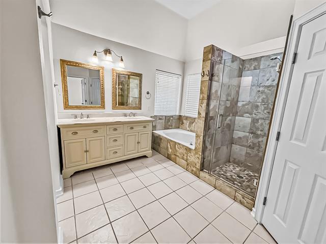 Building Photo - 605 Pheasant Knoll