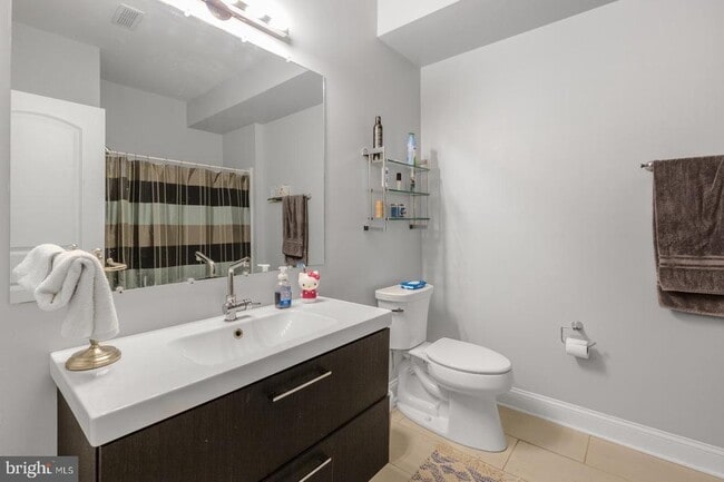 Building Photo - 2524 Sepviva St