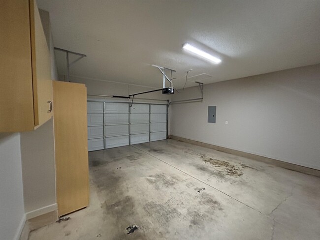 Building Photo - 1390 Island Town Dr