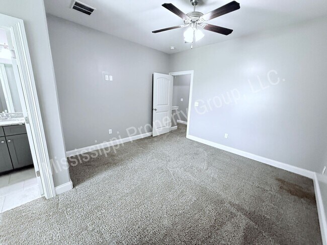 Building Photo - 4BR/4.5BA For Rent