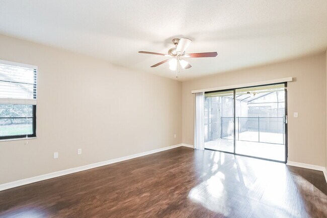 Building Photo - 1185 Newton Ct