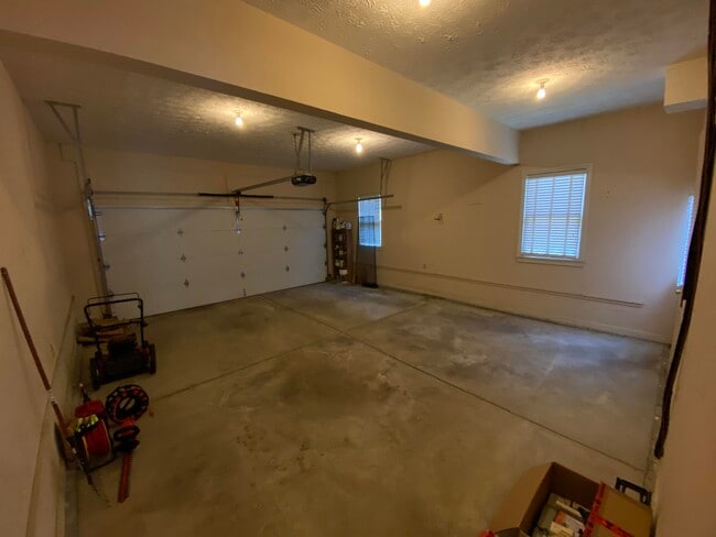 Building Photo - 4224 Evergreen Dr