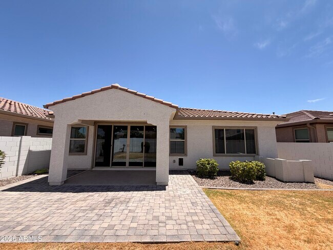 Building Photo - 9948 E Thornbush Ave