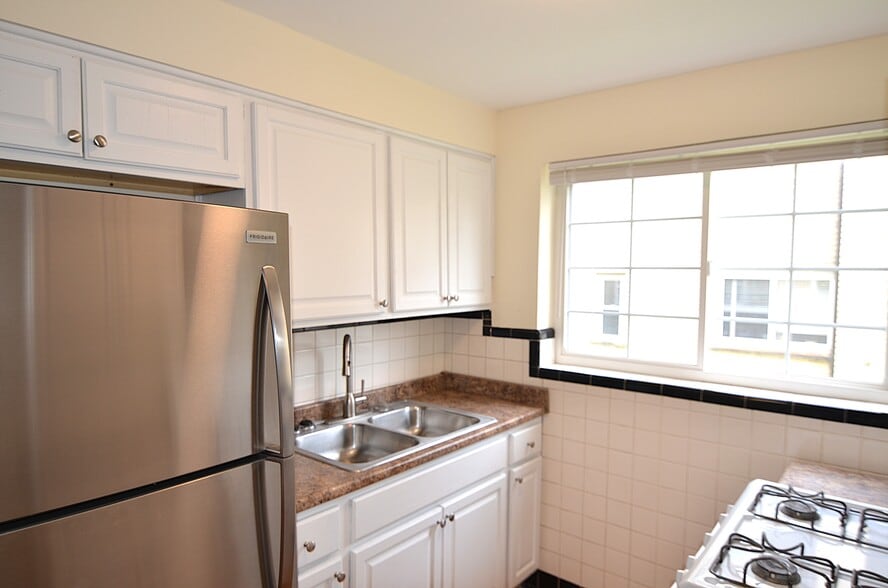 Building Photo - 2532 Williams Ave