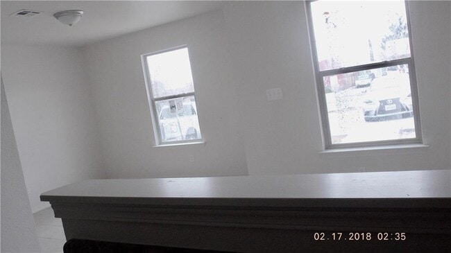 Building Photo - 2524 Porter Ave