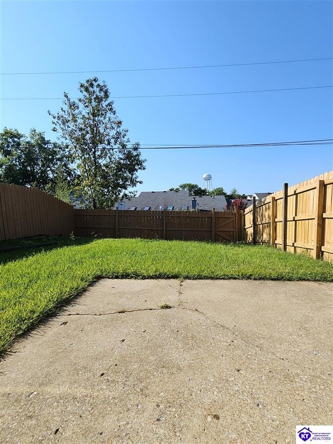 Building Photo - 508 Independence Ct