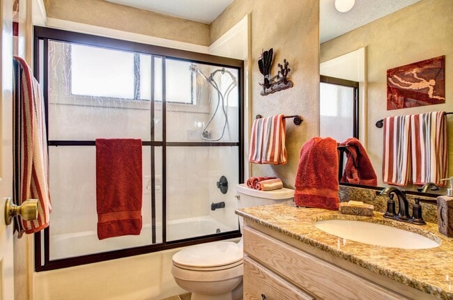 Building Photo - 525 Ridgeview Dr