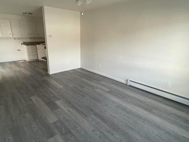 Building Photo - 850 E 275 N