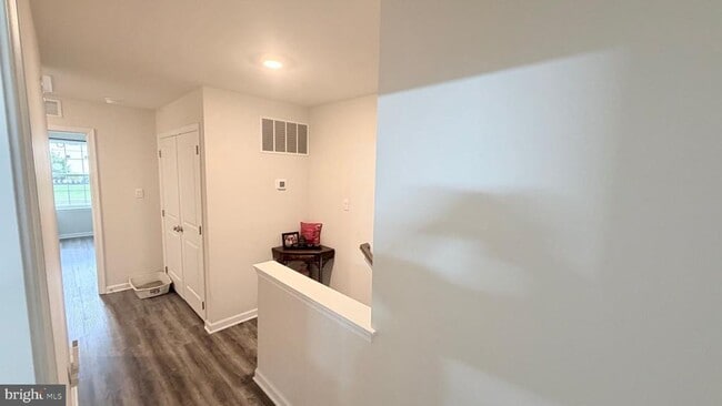 Building Photo - 20 Nelsons Wy