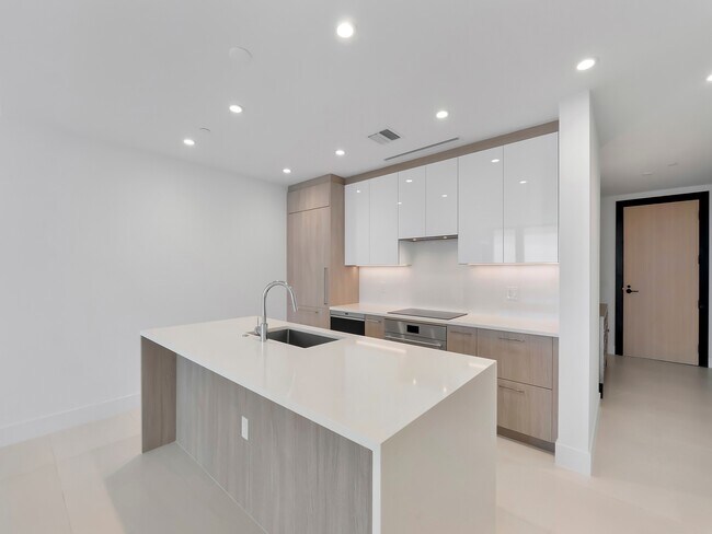 Building Photo - 153 Seabreeze Blvd