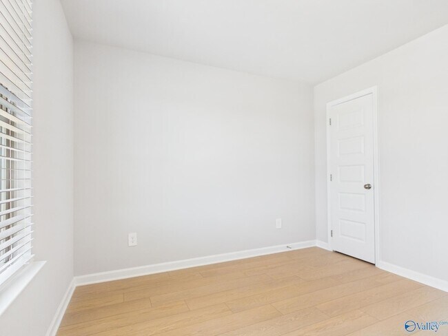 Building Photo - 16862 Orleans Dr