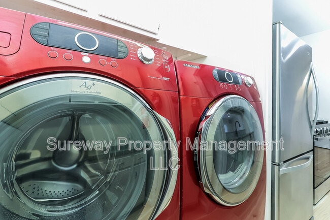 Building Photo - 1005 Woodhollow Dr