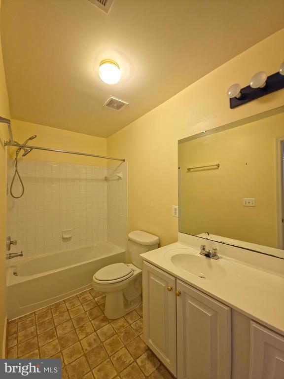 Building Photo - 20875 Killawog Terrace