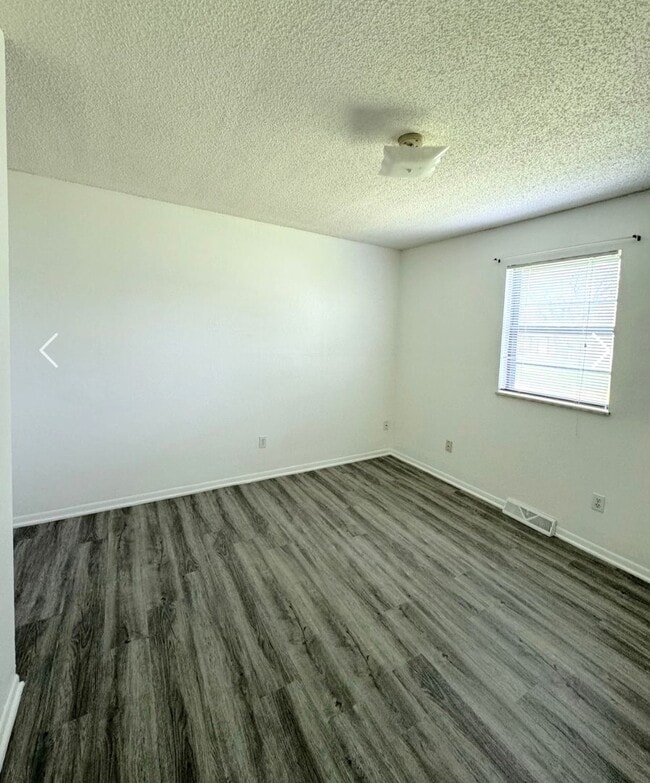 Building Photo - Cozy 2 bedroom, 1 bath in Independence!
