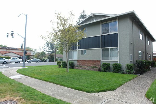 Primary Photo - Saratoga Valley Apartment