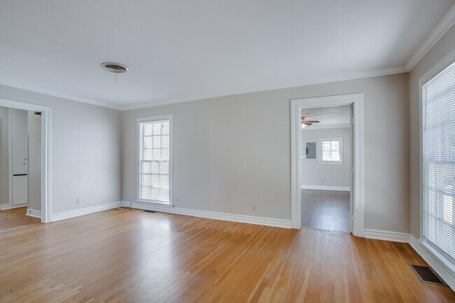 Building Photo - 2403 32nd St