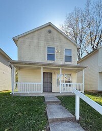 Building Photo - 3 Bedrooms with 1 - 1/2 Baths