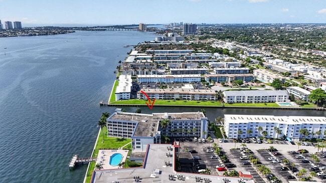 Building Photo - 100 Paradise Harbour Blvd