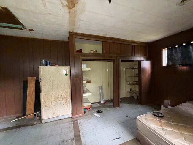 Building Photo - 1060 Water St