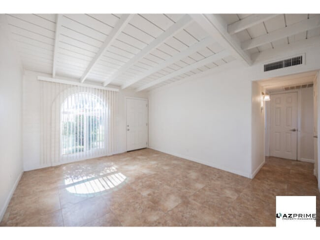 Building Photo - Welcome to this Charming Chandler 1/1 Apartment Unit!