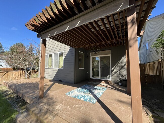 Building Photo - Beautiful 5 Bedroom Home + Office with Grand Entry, Gourmet Kitchen & Private Backyard