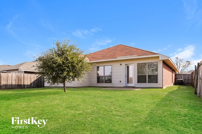 Building Photo - 927 Ranch Rd