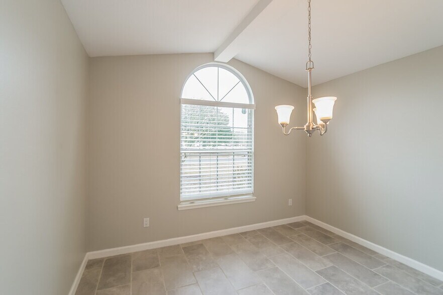 Building Photo - 3103 Olde Sutton Parke Dr