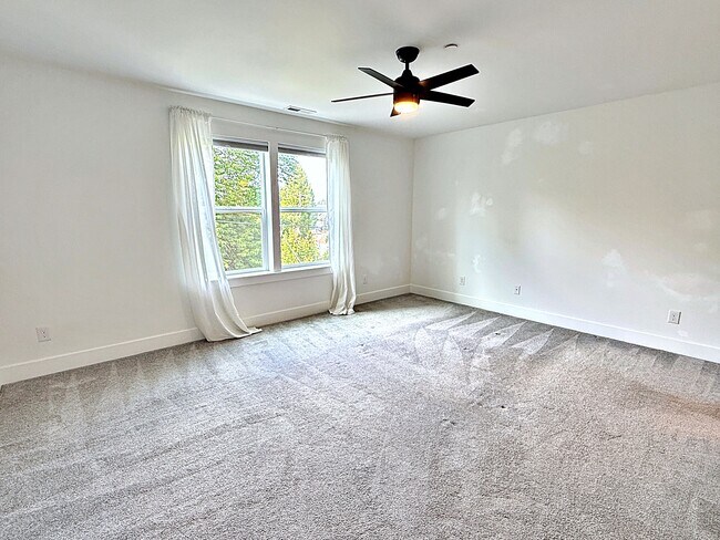 Building Photo - 4209 SE 80th Ave