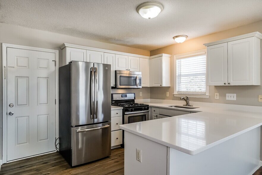 Building Photo - 4000 Mackinac Island Ln