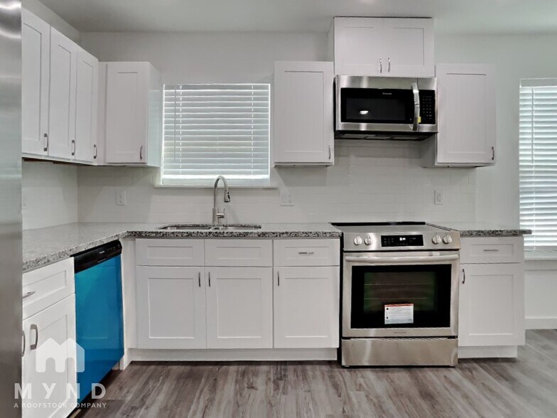 Building Photo - 7629 Sundown Dr