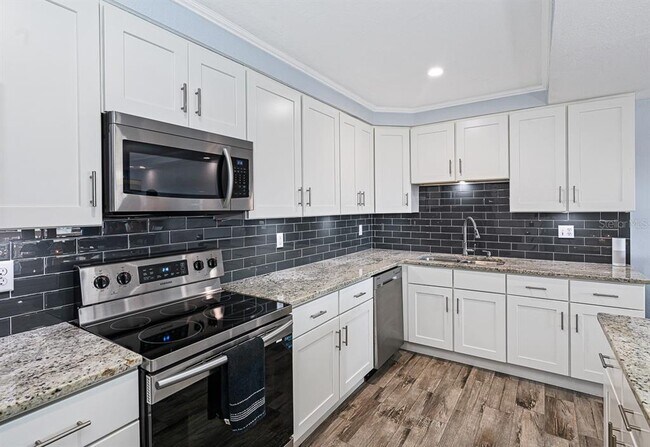 Building Photo - 2401 Bayshore Blvd