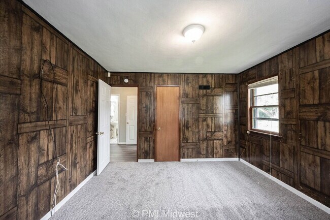 Building Photo - "Charming 3-Bedroom Home in Anderson, IN with Spacious 1136 Sq Ft Layout!"