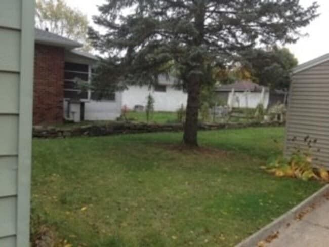 Building Photo - Beautiful home!