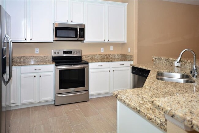 Building Photo - 10747 Masters Dr