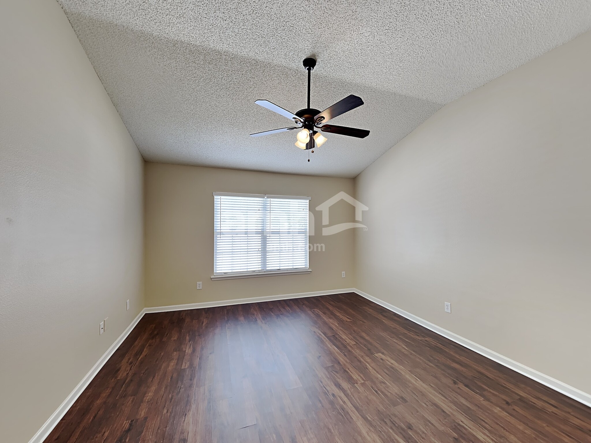 Building Photo - 6118 Alpenrose Ave