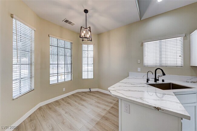 Building Photo - 926 Dancing Vines Ave