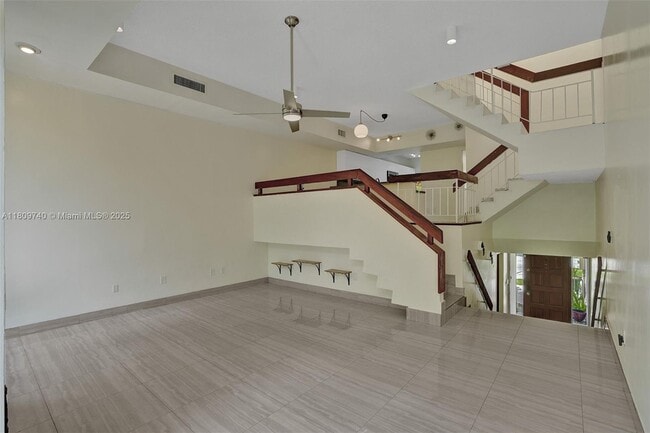Building Photo - 2529 NE 135th St