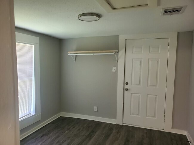 Building Photo - 6218 Woodrow St