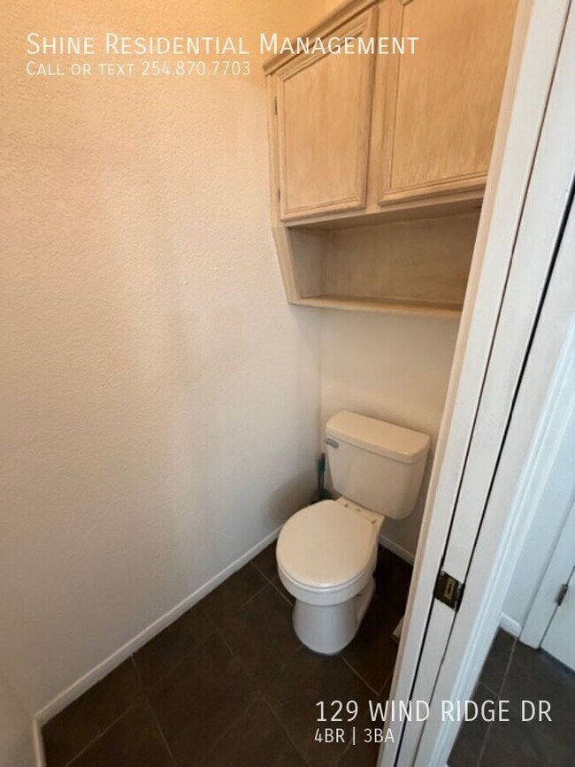 Building Photo - 129 Wind Ridge Dr