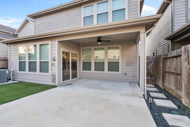 Building Photo - 4025 Starbright St