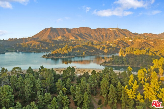 Building Photo - 2370 San Marco Dr